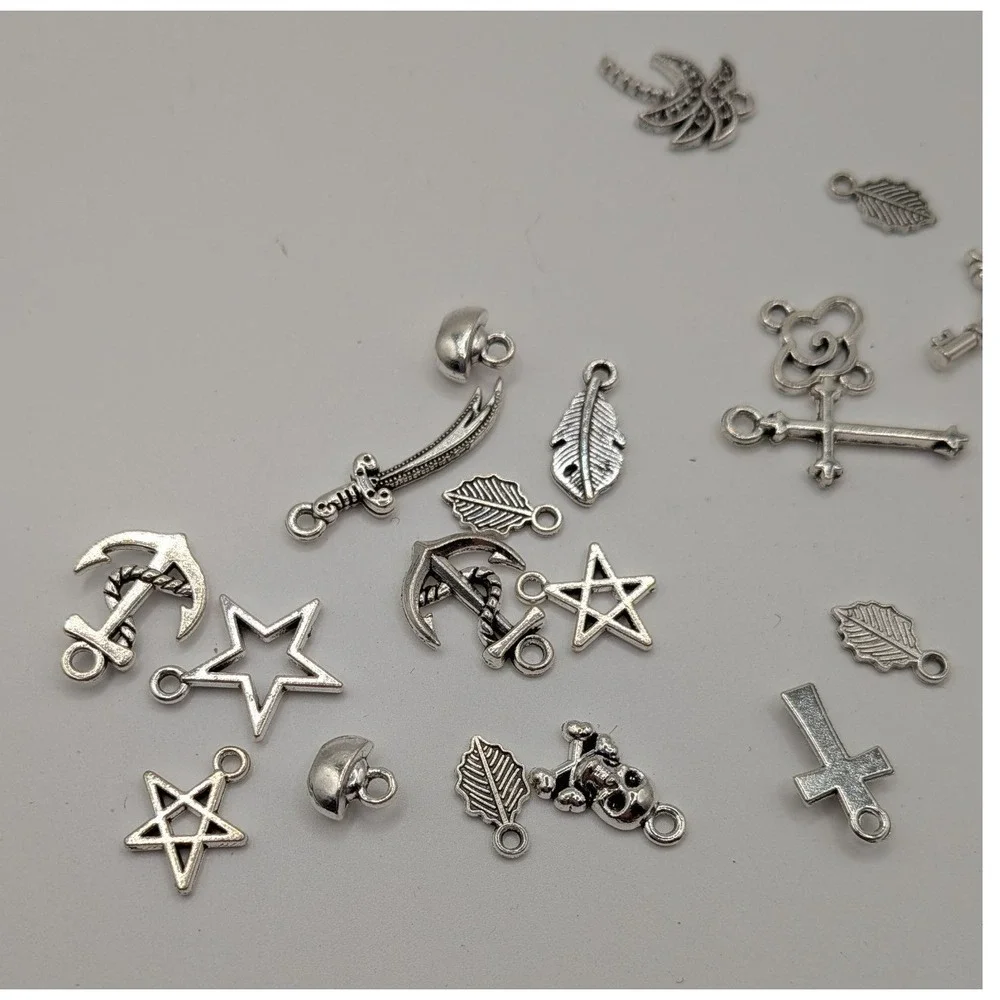 Unbranded Jewelry Charms Unisex OS Silver Excellent Assorted Mystical Lot 20pc
